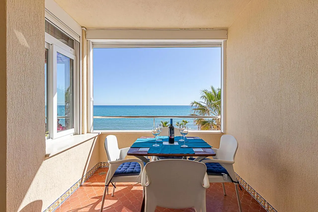 Fantastic Views , On The Beach Best Location In Torremolinos Appartement
